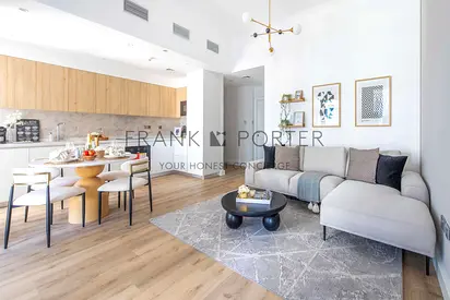 Bright 2BR in Marina with Partial Harbour Views | Ideal for Mid- Term, Monthly & Weekely Stays | All Bills Inclusive