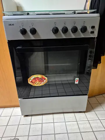 AKAI Freestanding Gas Cooker
