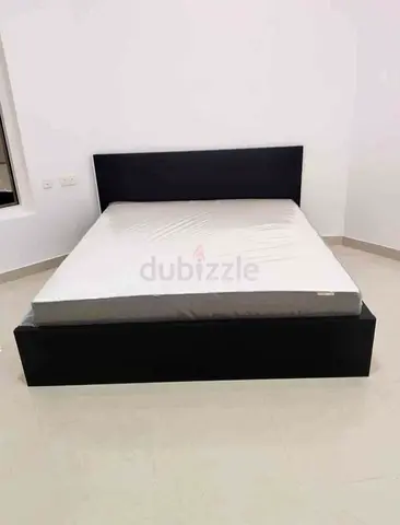 Malam king size bed 180/200cm bed with 2 storage drawers underneath and Ikea mattress is available i