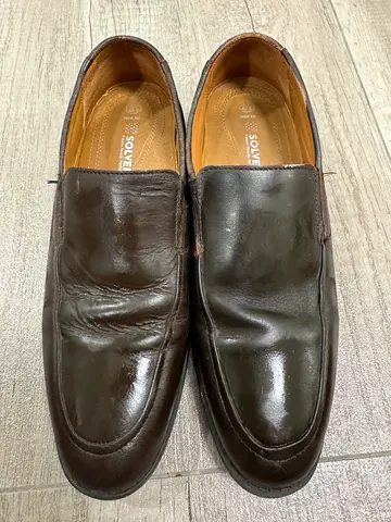 Mens brown leather slip-on loafers - pre-owned