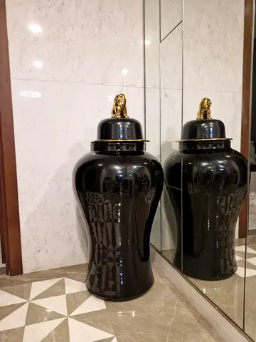 Big ceramic show piece pot