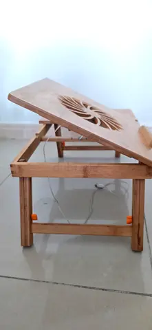 Laptop cooling stand