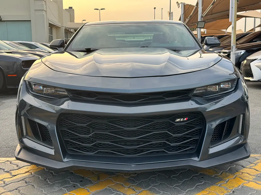 Chevrolet Camaro 2022 — photo 1 of 18