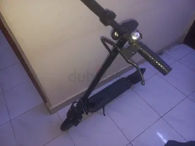 Foldable electric scooter - used