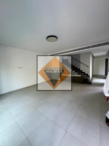 فيلا زاوية  شبه متصلة - السعر الحقيقي وليس السعر المزيف - فيلا خاصة