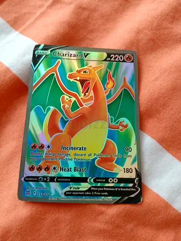 Charizard V Holo Pokémon Card - 220 HP