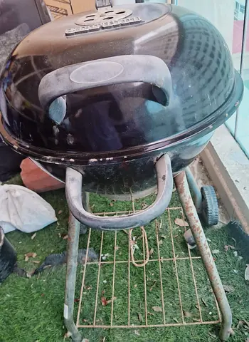Small Charcoal Kettle Grill — Used, Functional (needs cleaning)