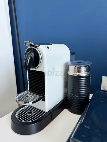 Nespresso DeLonghi Citiz Coffee Machine With Milk Frother