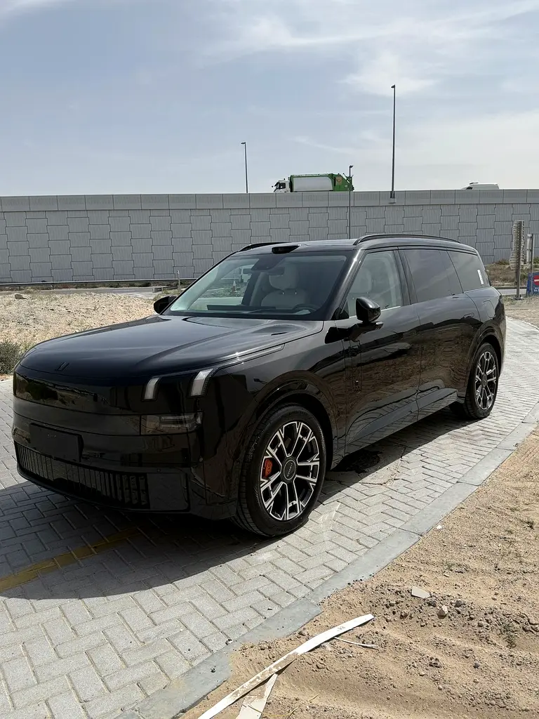 Lynk & Co 900 2025 — photo 1 of 15
