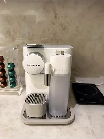 Nespresso Coffee Machine in Excellent Condition