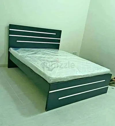 Queen Size Wooden Bed Frame With Medical Mattress