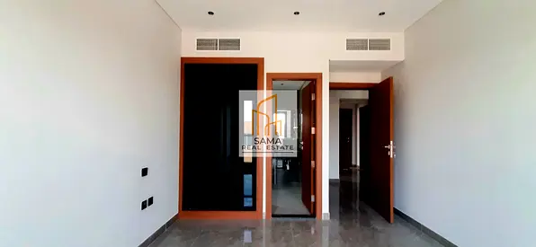 2bhk with Balcony parking lot and Refrigerator washing mechine Stove with oven available in the kitchenr70k
