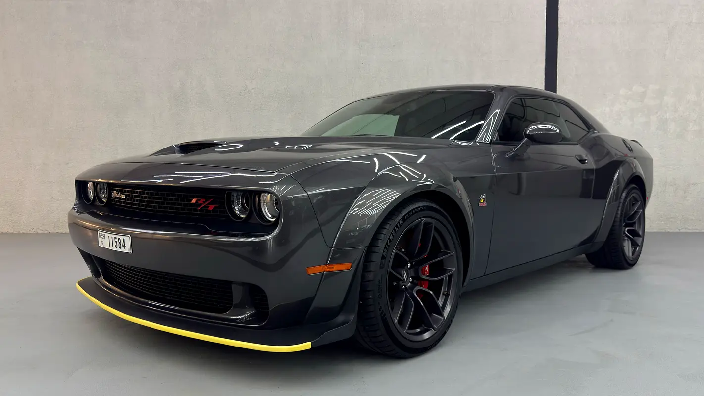 Dodge Challenger 2021 — photo 1 of 15