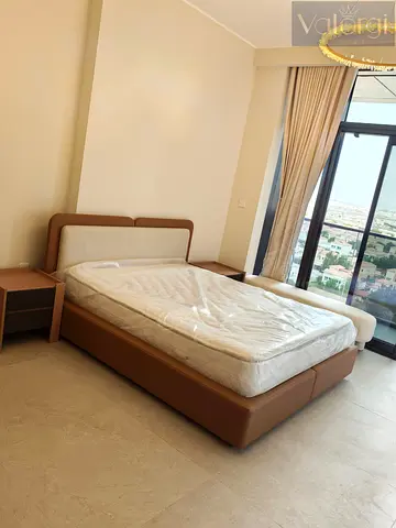 Modern Studio for Rent | Skyline & Pool View