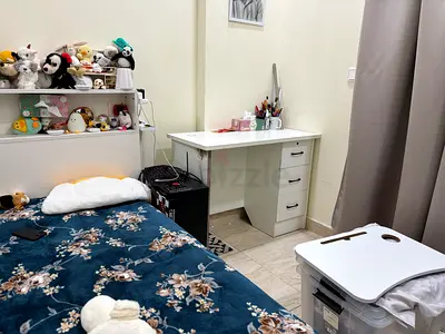 White study desk with 3 drawers — used, good condition