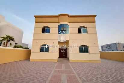 5 Bedrooms | Spacious yard | Garden | Maids