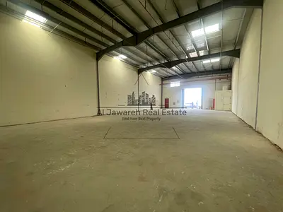 مستودع صناعي مميز للايجار 3215 قدم كهرباء 60 كيلو وات