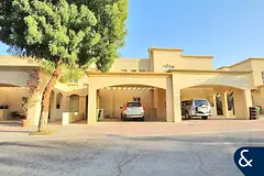 3 Bedrooms | Middle Unit | Close to Pool