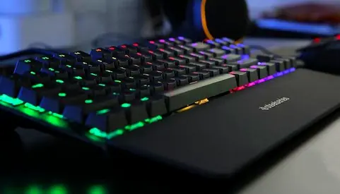 Steelseries Apex 7 TKL - Free Delivery
