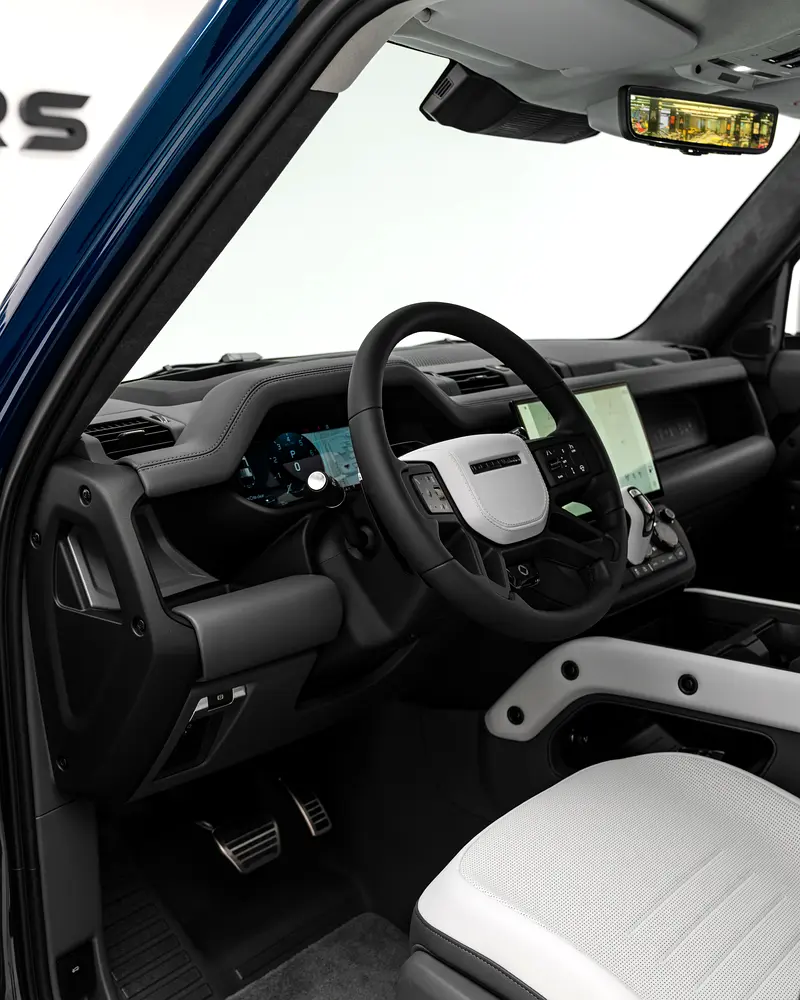 Land Rover Defender 2026