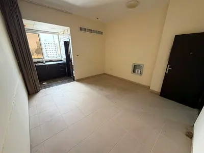 استديو واسه مطبخ منفصل _ بسعر مميز جدا موقع حيوي بالراشديه _ سهل المخرج الي دبي والشارقه