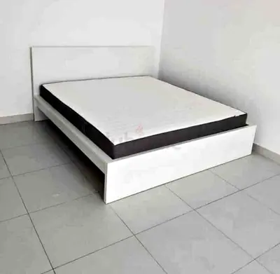 Malam king size bed 180/200cm bed with 2 storage drawers underneath and Ikea mattress is available i