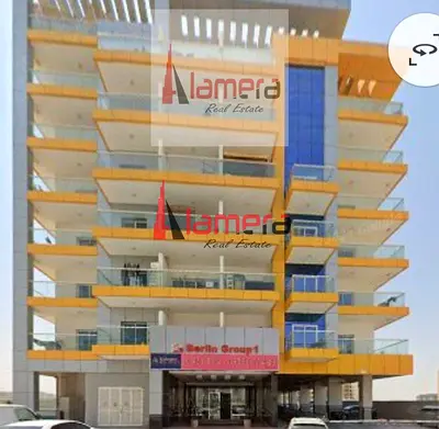 Studio Large w Balcony open view facility family building move now