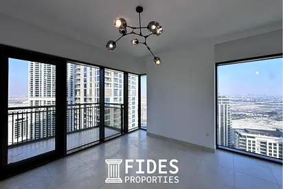 Corner Spacious unit l Multiple Cheques