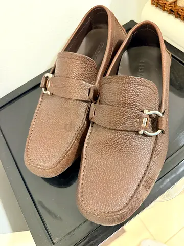 Sal store Ferragamo Brown leather mens loafers UK7