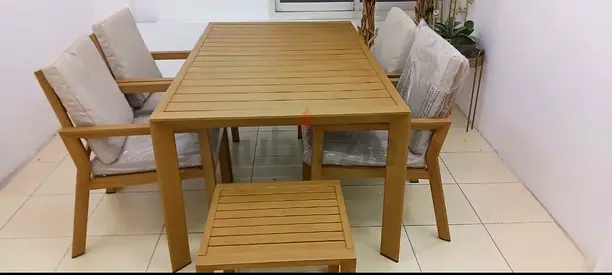 Dining table for indoor or outdoor