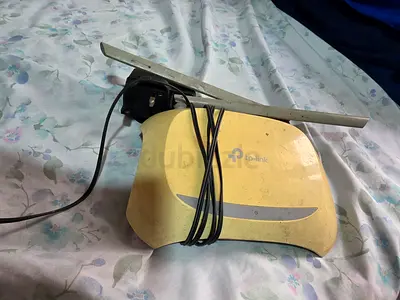 TP-Link wireless router (used) with external antenna
