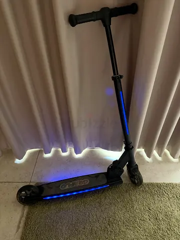 GRAFLO 2 Wheel Kick Scooter for kids - used