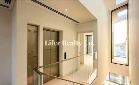 NEGOTIABLE | PRIVATE ELEVATOR | END CORNER UNIT