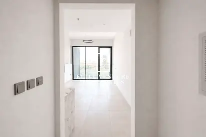 SPACIOUS UNIT | HUGE LAYOUT | PRIME LOCATION