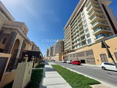 Extraordinary | Prime Location | Vacant Now