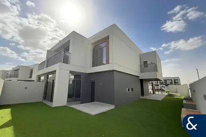 Twin Villa | Vacant Now | Close to Beach