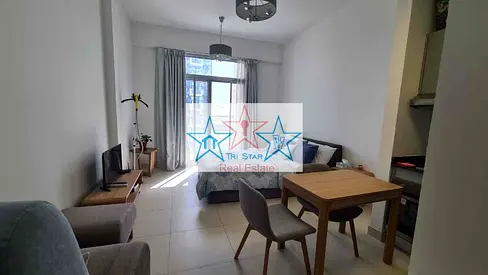 Candace acacia large studio with chiller free ready to move