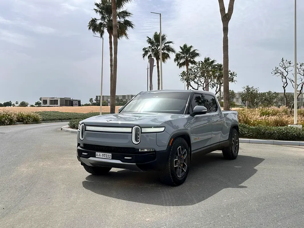 Rivian R1T 2023 — photo 1 of 13