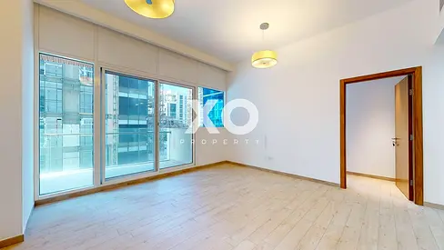 Vacant | Large Layout | Integrated Kitchen