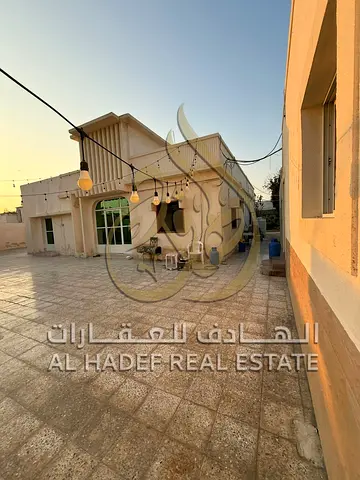 انتهز الفرصة وامتلك بيت بمساحة مميزة وملحق مستقل مناسب للسكن العائلي أو الاستثمار، في موقع هادئ ومطلوب داخل منطقة الغافية — فرصة تملك حقيقية بسعر قوي