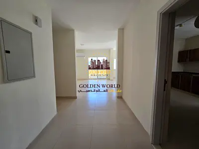 شقة غرفتين وصالة أول ساكن في المجاز 2 داخل برج جديد بإطلالة مفتوحة وتكييف سبليت موفر للطاقة مع غرفتين ماستر وتصميم عصري مناسب للعائلات