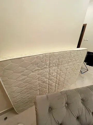 فرشة للسرير