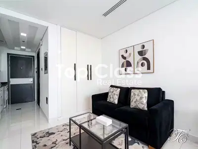 Upgraded | Vacant on Transfer | High-Floor Studio