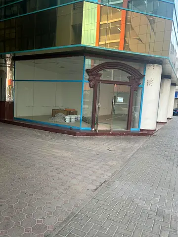 Best Price Prime Location Shop in Majaz 1 Near Cornish Aed 65k Only