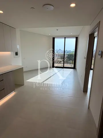 Golf Course View | Ready | Unfurnished | 4 Cheques
