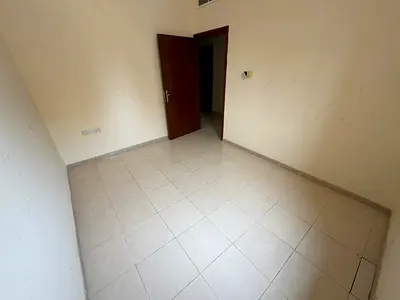 غرفة وصالة بالحميدية، قرب الجامعة، ثاني ساكن، 27 ألف/4 دفعات.