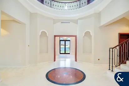 Luxury Signature Villa | Beach Marina View