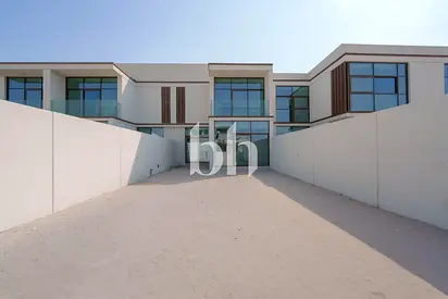 Ready | Spacious Townhouse | Serene Community