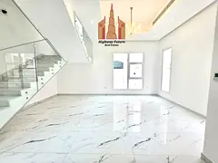 SPACIOUS 5BHK VILLA LOCATED ON EASY EXIT WITH ALL MASTER BEDROOMS 160K