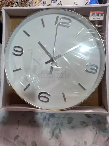 Modern White Round Wall Clock (New, in box)